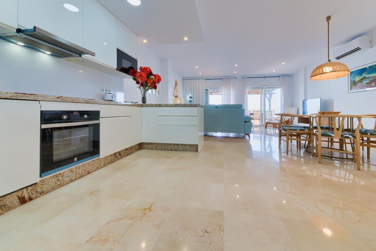 Holidays2fuengirola Duplex With Stunning Sea View, Terraces,1st Line Beside Port Apartment
