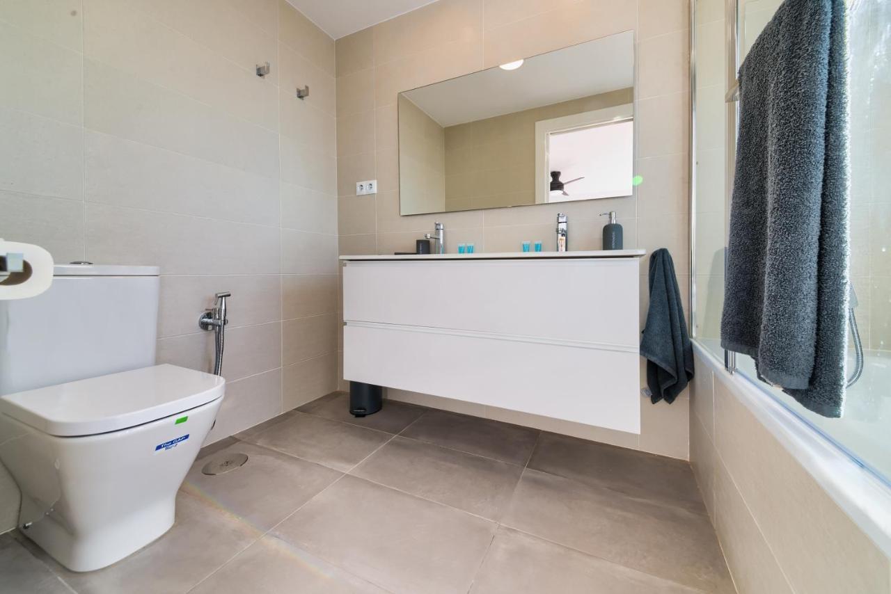 Holidays2fuengirola Duplex With Stunning Sea View, Terraces,1st Line Beside Port Appartamento